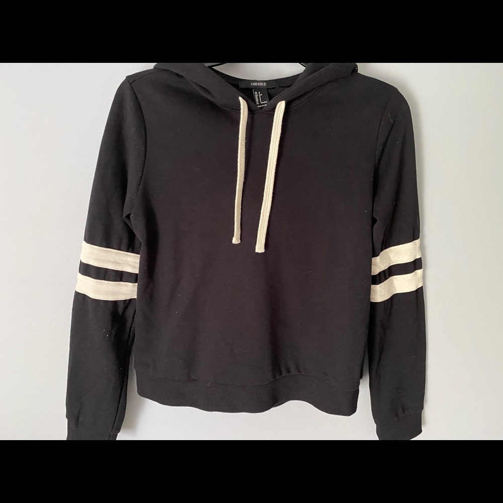 FOREVER 21 cropped jersey hoodie size small